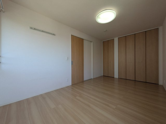 上草柳戸建の洋室