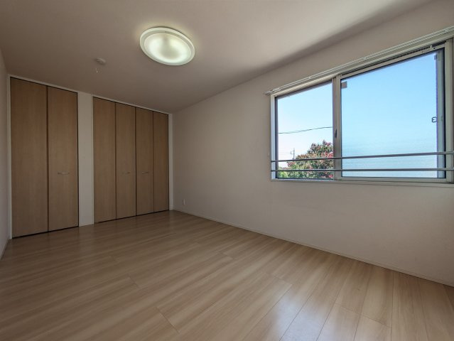 上草柳戸建の洋室