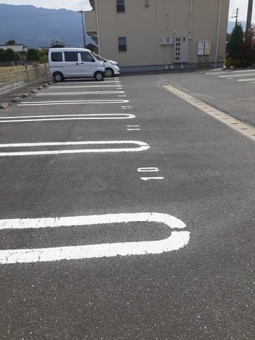 メゾン・シャンボールの駐車場