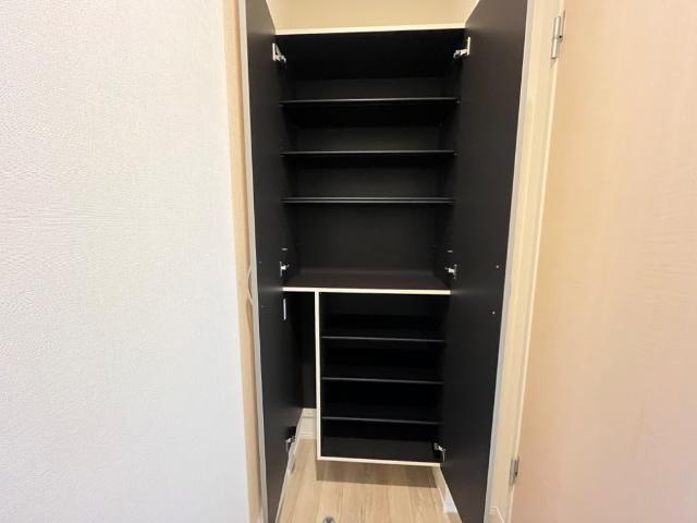 リル・グラースの収納|シューズボックス