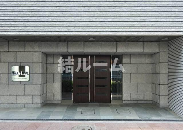 北区滝野川３丁目の賃貸マンションのエントランス