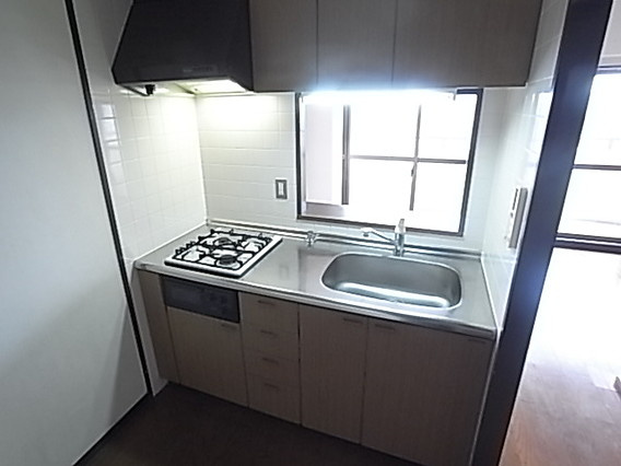 神戸市東灘区森北町２丁目の賃貸マンションのキッチン