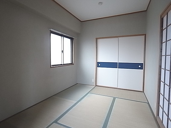 神戸市東灘区森北町２丁目の賃貸マンションの居間・リビング