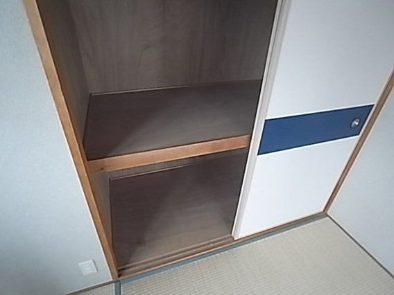 神戸市東灘区森北町２丁目の賃貸マンションの収納