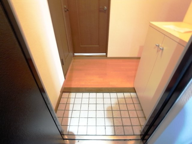 クレフ本山の玄関