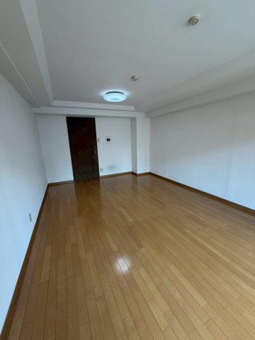 クレフ本山の居間・リビング