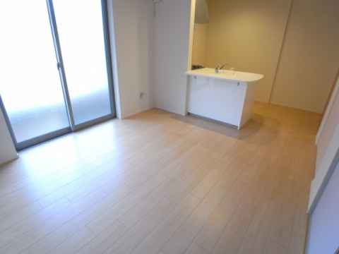 西宮市甲子園口北町の賃貸マンションの居間・リビング