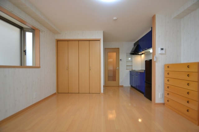 神戸市灘区城内通２丁目の賃貸マンションの居間・リビング