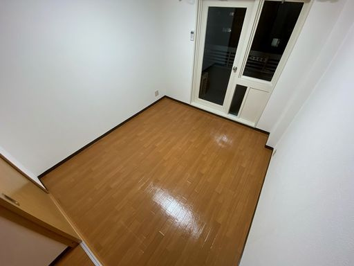 神戸市中央区布引町２丁目のアパートの居間・リビング