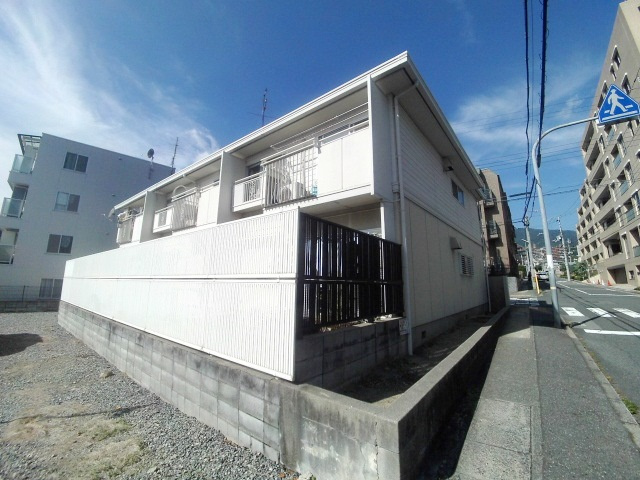 神戸市東灘区御影郡家１丁目のアパートの外観