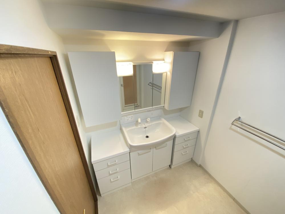 西宮市弓場町の賃貸マンションの洗面所