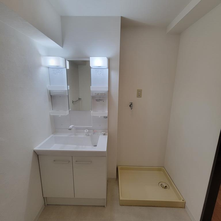 芦屋市宮塚町の賃貸マンションの洗面所
