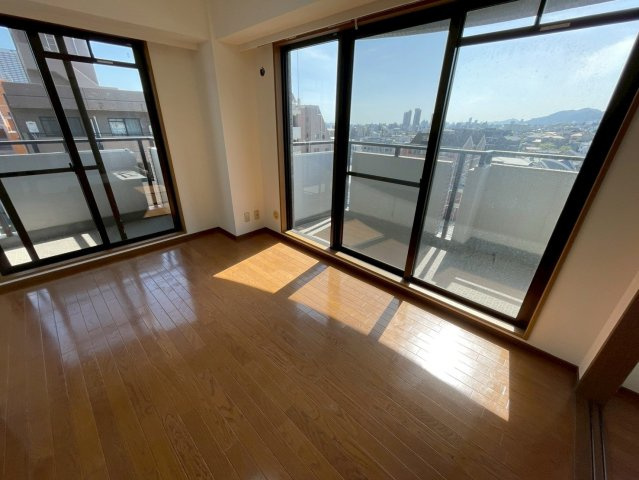 神戸市東灘区御影２丁目の賃貸マンションの居間・リビング