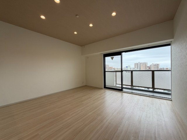 西宮市津門仁辺町の賃貸マンションの居間・リビング