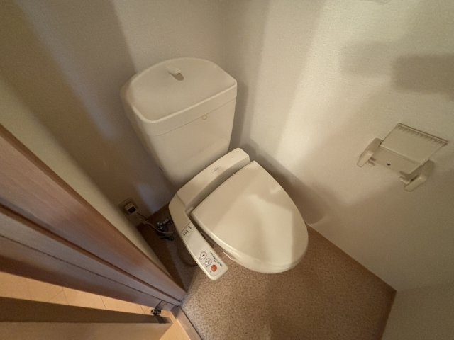芦屋市楠町の賃貸マンションのトイレ