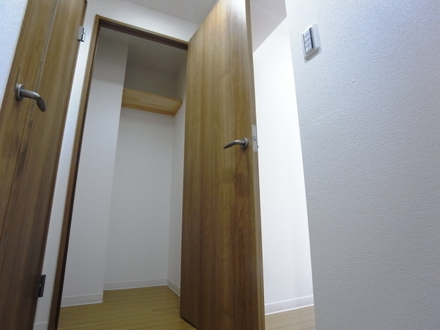 神戸市東灘区本山北町６丁目の賃貸マンションの収納