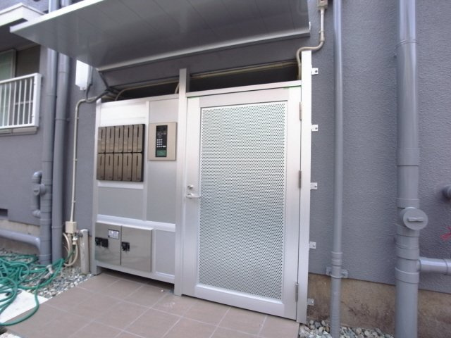 神戸市東灘区本山北町６丁目の賃貸マンションのエントランス