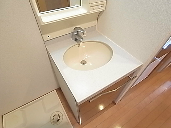 神戸市中央区加納町３丁目の賃貸マンションの洗面所
