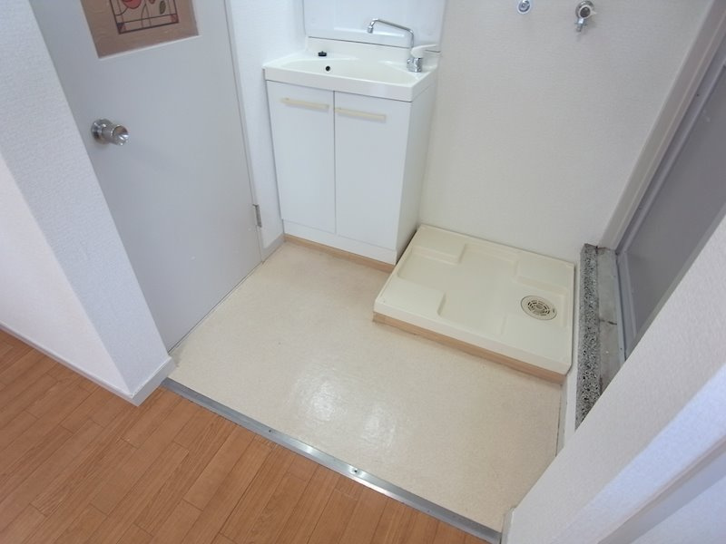 芦屋市東山町の賃貸マンションの洗面所