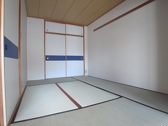 神戸市東灘区本庄町１丁目の賃貸マンションの居間・リビング
