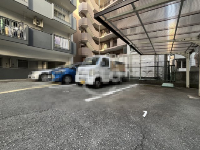 ハイツ丸利の駐車場|駐車場