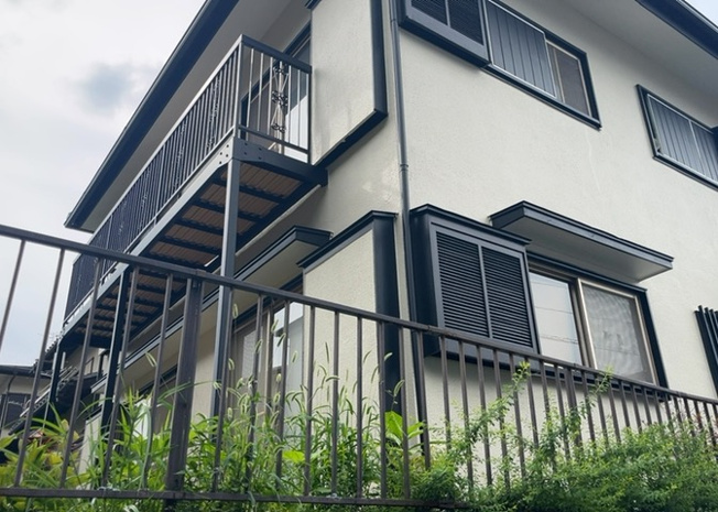 【設備】 | 敷地内には屋外での作業や散水時に役立つ立水栓などの設備を備えています。洗車やガーデニングの際にも直接水を使えて大変便利です。各種設備の詳細や状態については、ぜひ現地の見学時にご確認ください。
