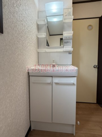 HIROハイツの洗面所|広い洗面スペース
