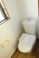 ゆったりとした空間のトイレです