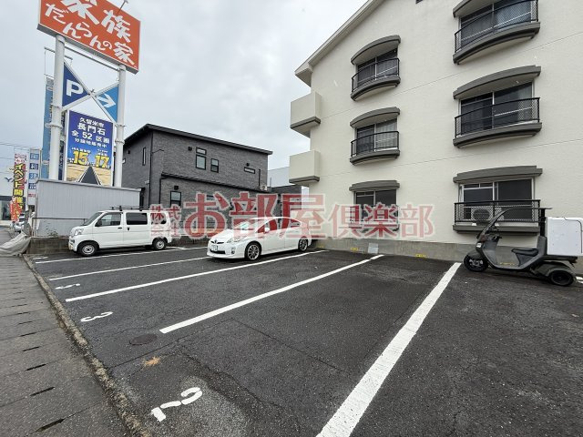 HIROハイツの駐車場
