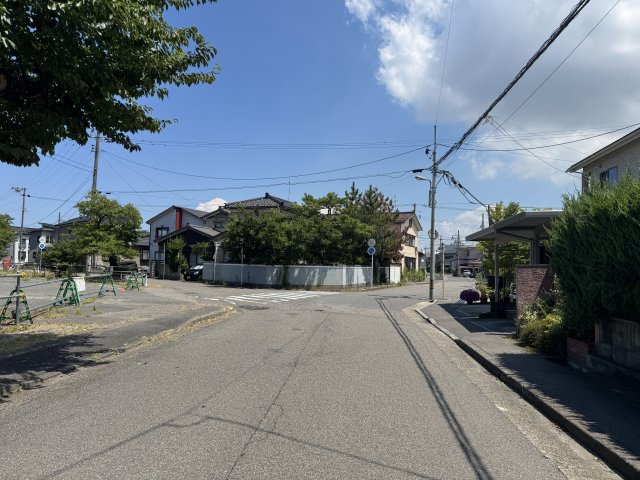 中央区長潟2丁目　土地の前面道路含む現地写真|洪水時の整備によって洪水時に約350万立方メートル（新潟県庁の約19倍の容量）の水をためることのできる『器』を整備します。※新潟県ホームページより