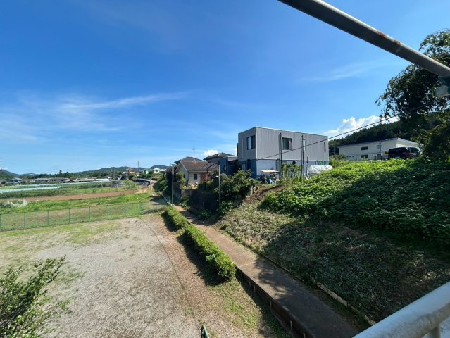 【展望】 | 眺望を気にして物件を探す場合、前面に建物が建っていないか現地で確認しましょう！前面に建物があると景色はもちろん、日当たりや風通しにも影響が出てきます。住んだ時のことを想像しながら現地見学をしましょう。