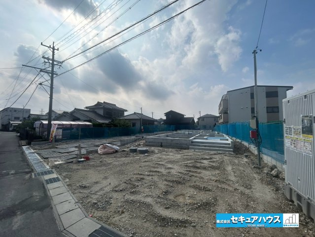 【同施工物件ご案内可能】日進市岩崎町梅ノ木　全3棟の前面道路含む現地写真|【1号棟から見た現地外観写真】
■株式会社　セキュアハウス　豊明店■
住宅ローンに強く、知識、経験豊富なスタッフ在籍
お客様に寄り添い、ご成約後もサポート致します。　　　　　　　　　　　　　　　　　　