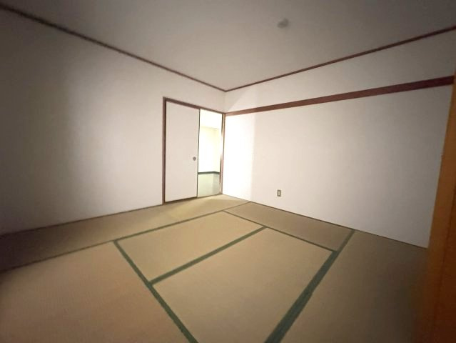 パレス江坂の和室