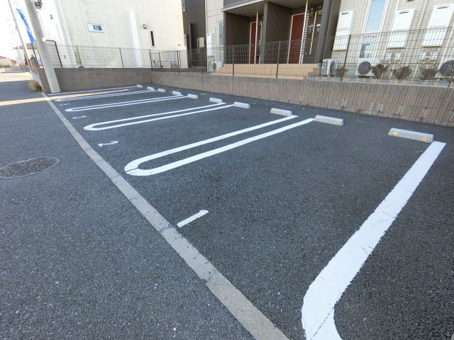 【駐車場】