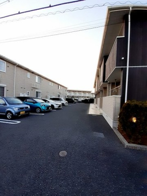 【駐車場】 | メゾン　デ　ルナクＢ | 駐車場があります