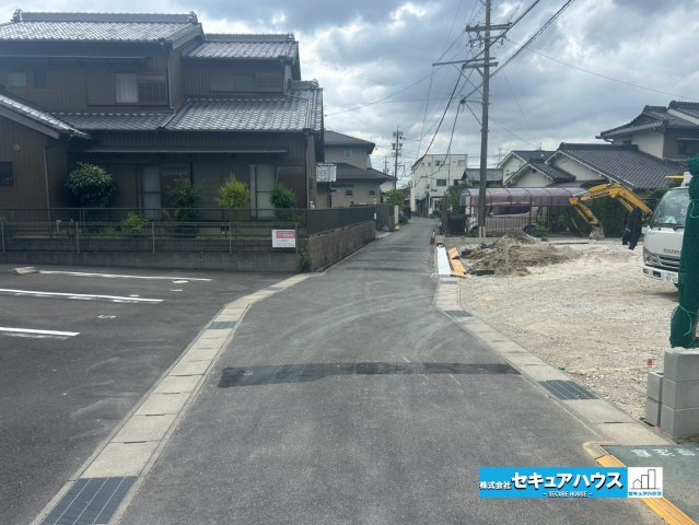 【同施工物件ご案内可能】日進市岩崎町梅ノ木　全3棟の前面道路含む現地写真|事前予約にて現地ご見学いただけます！お気軽にお問い合わせください♪
■株式会社　セキュアハウス■
住宅ローンに強く、知識、経験豊富なスタッフ在籍
お客様に寄り添い、ご成約後もサポート致します。　　　　