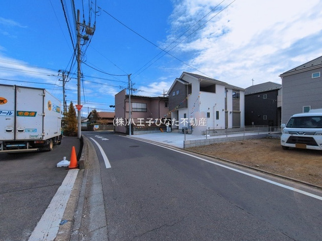 『八王子市新築戸建て』八王子市大楽寺町133-1【仲介手数料無料】　２４－１期の前面道路含む現地写真|～仲介手数料無料☆八王子ひなた不動産～八王子市大楽寺町　新築戸建て