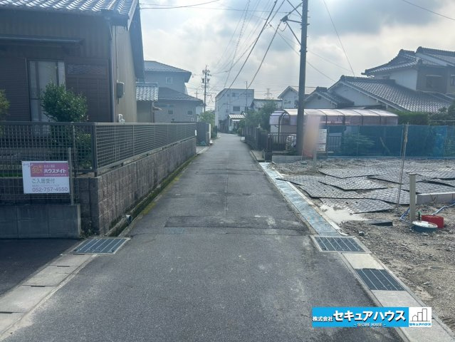 【同施工物件ご案内可能】日進市岩崎町梅ノ木　全3棟の前面道路含む現地写真|事前予約にて現地ご見学いただけます！お気軽にお問い合わせください♪
■株式会社　セキュアハウス■
住宅ローンに強く、知識、経験豊富なスタッフ在籍
お客様に寄り添い、ご成約後もサポート致します。　　　　