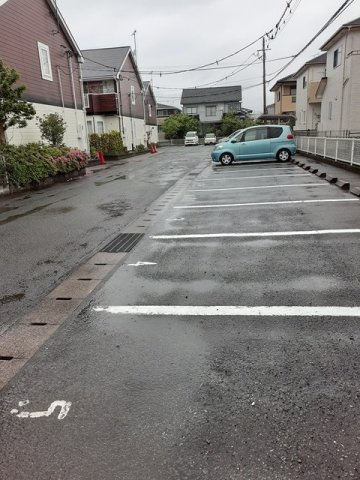 サンベールコガ　Ｂの駐車場
