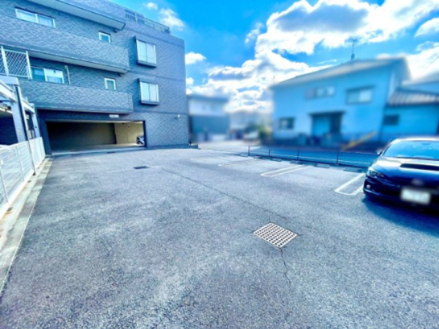 ユニーブル岩崎台スクエアの駐車場|平面駐車場