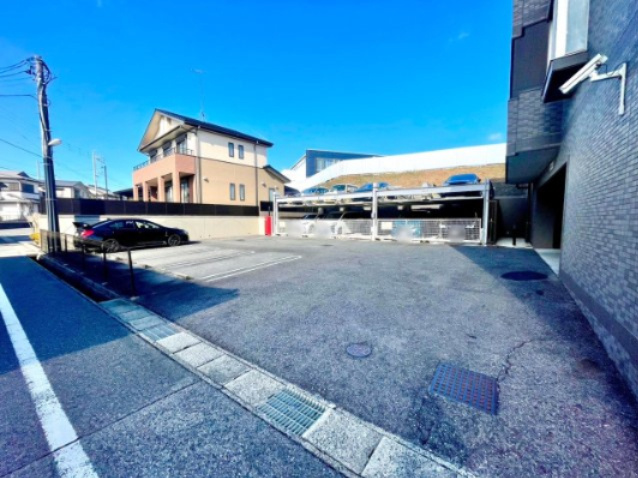 ユニーブル岩崎台スクエアの駐車場|機械式駐車場
