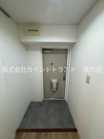 コープ野村梅田A棟の玄関|シンプルで使いやすい玄関です