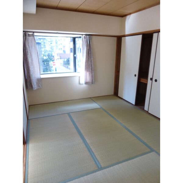 ハイツ丸利の和室