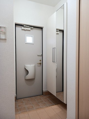 ラ　ポルテ　ルージュⅡの玄関