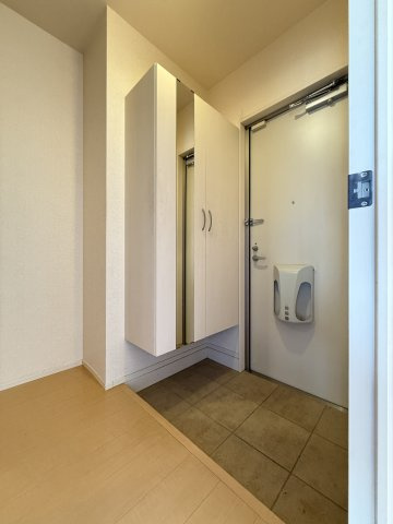 メゾングレージュあびこの玄関