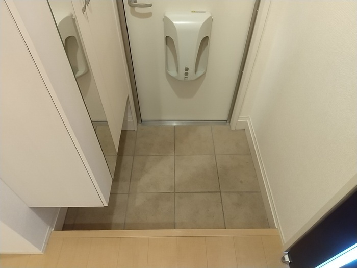 メゾングレージュあびこの玄関