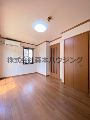 【洋室】 | 　エスパシオ21 | おしゃれな洋室です