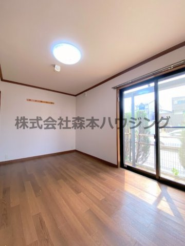 【洋室】 | 　エスパシオ21 | 広々とした洋室です