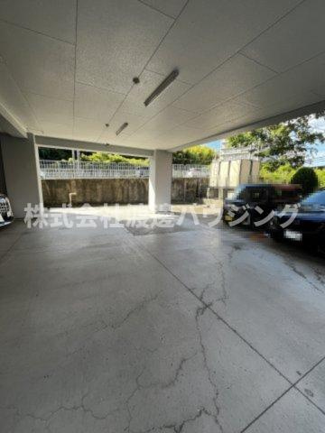 BEAUCHAMPS夢運の駐車場