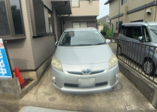 【駐車場】 | 駐車場と明記されていても、最小スペースでつくられた駐車場だと大型車は駐車できなかったり、出入りしにくくなったりする可能性があります。お車のサイズと購入したい物件の駐車場のサイズを現地で確認しましょう。